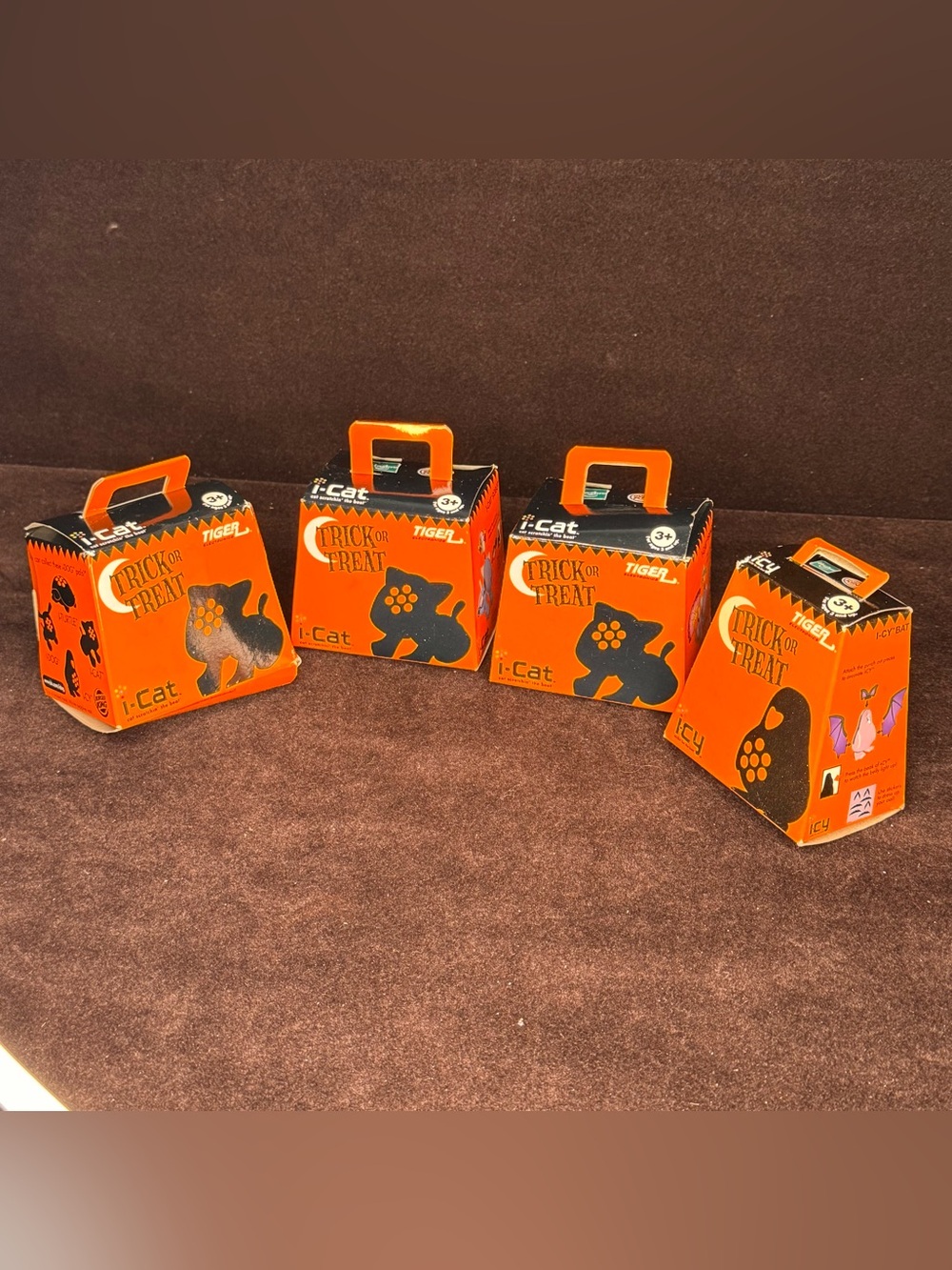 2008 Burger King Trick or Treat Tiger Electronics i-Dog Halloween kids meal toys